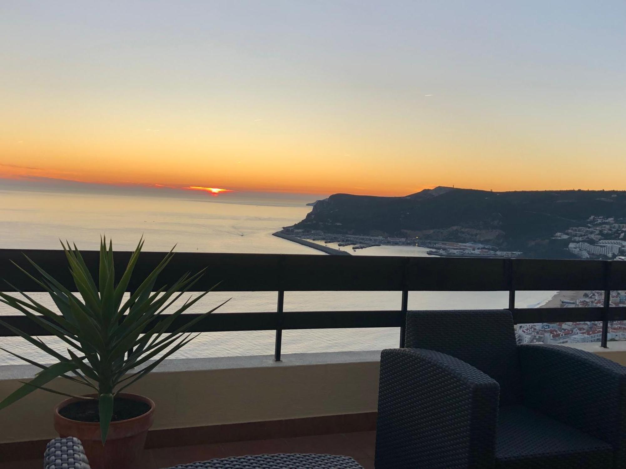 Apartment With A Stunning View Over Sesimbra Exterior photo